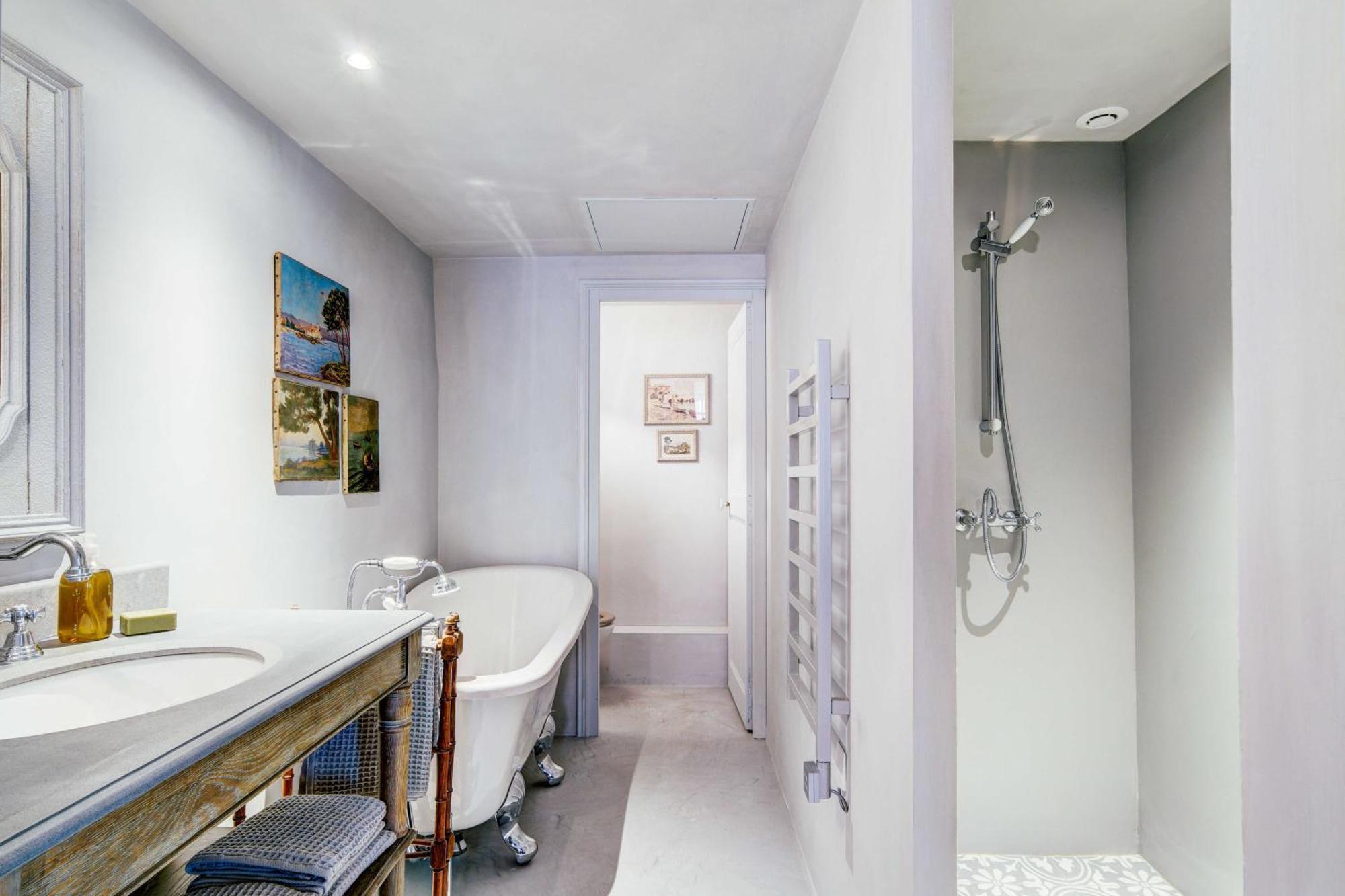 Authentic Charming In The Heart Of