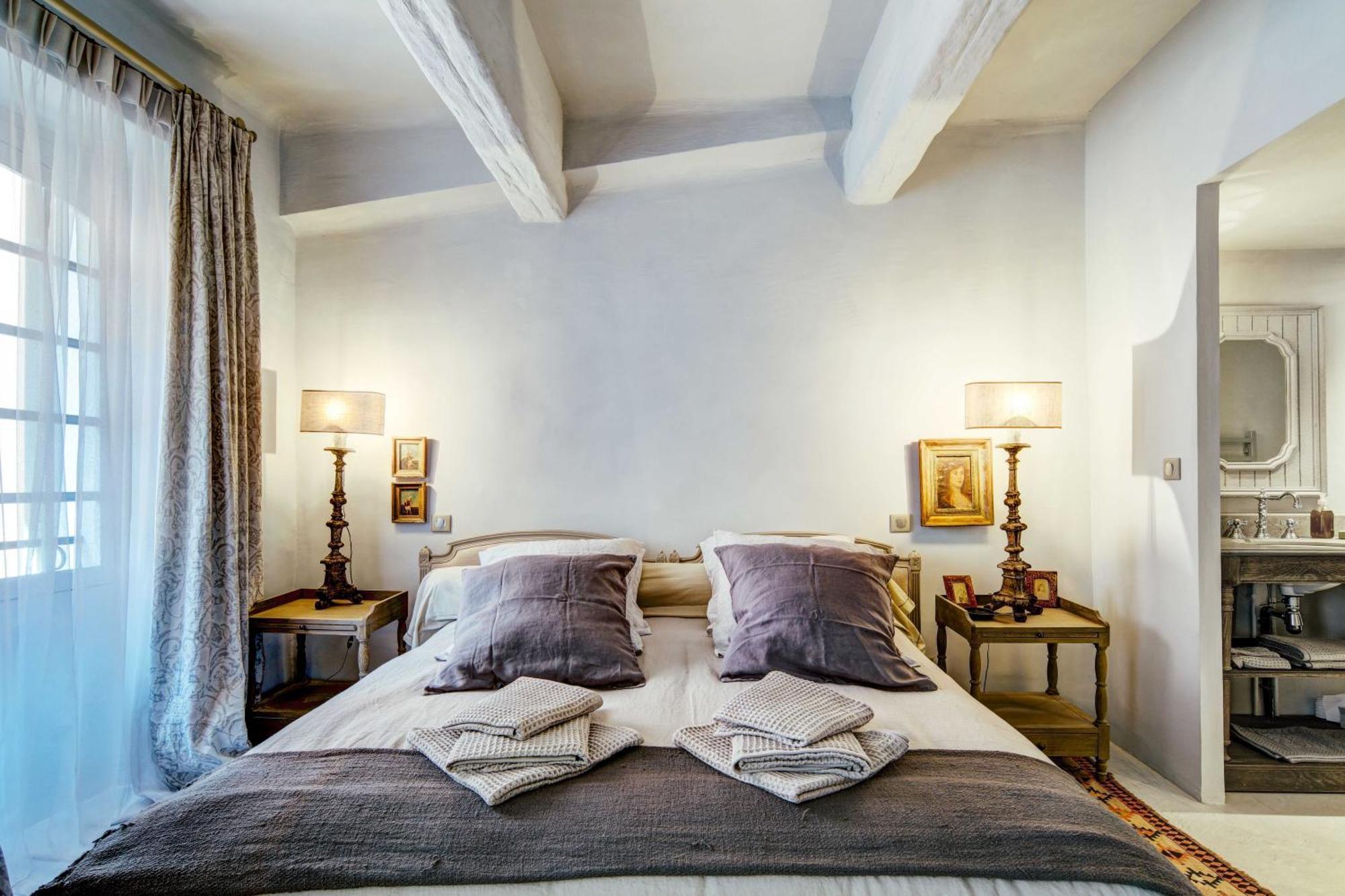 Authentic Charming In The Heart Of Cannes